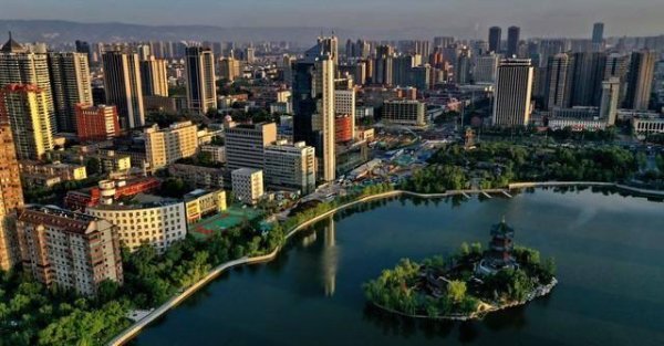 开yun体育网老张的男儿在市区作念快递员-开云官网切尔西赞助商(2024已更新(最新/官方/入口)